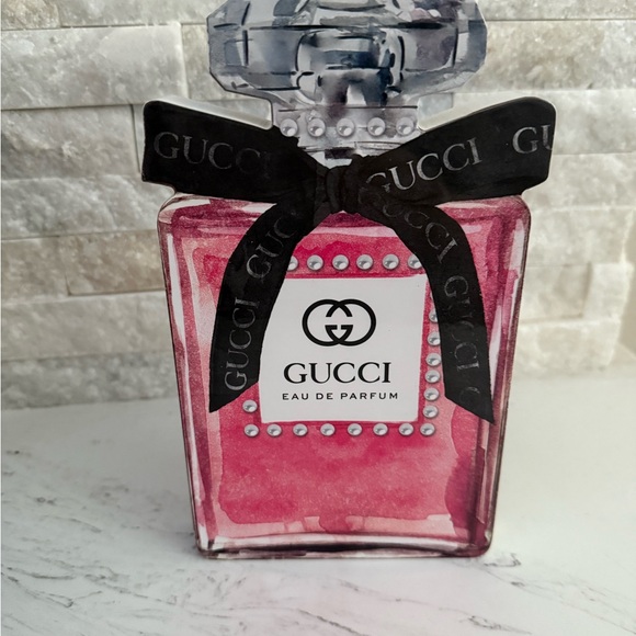 Gucci Eau de Parfum with Black and Pink Design - Picture 2 of 3